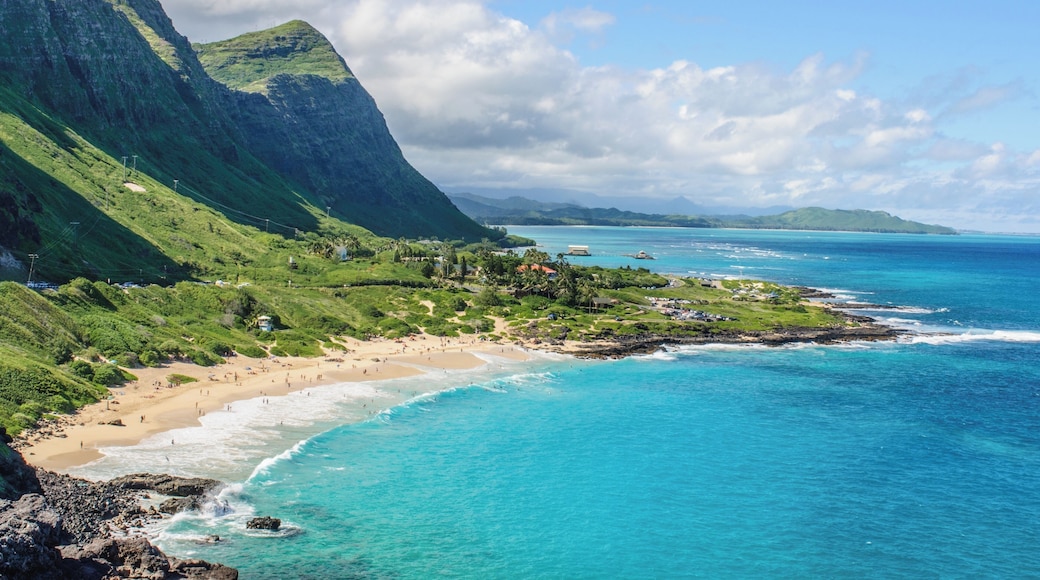 Makapu'u is located on the eastern part of the island of O'ahu, Hawaii. This lookout provides a scenic view of the island and the Pacific coastline. The picture captures some of the beauty, but it is one of the most breathtaking landscapes I have seen! #LifeAtExpedia