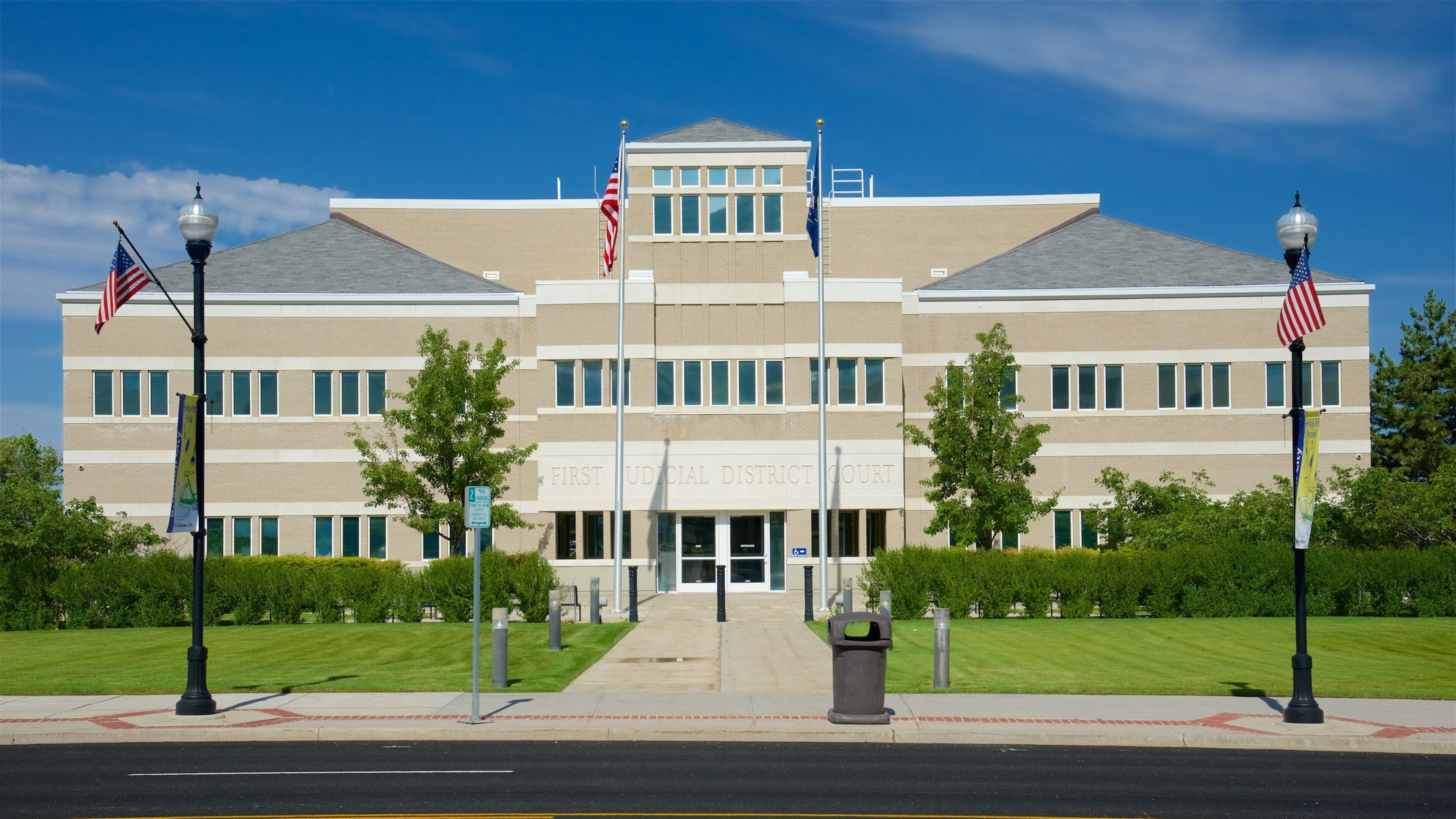 Brigham City que incluye arquitectura moderna