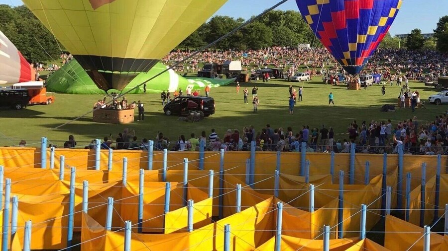 The best view of the Hot Air Balloon Festival is from the tower of the Labyrinth in the Freizeitpark Rheinaue
#Patterns