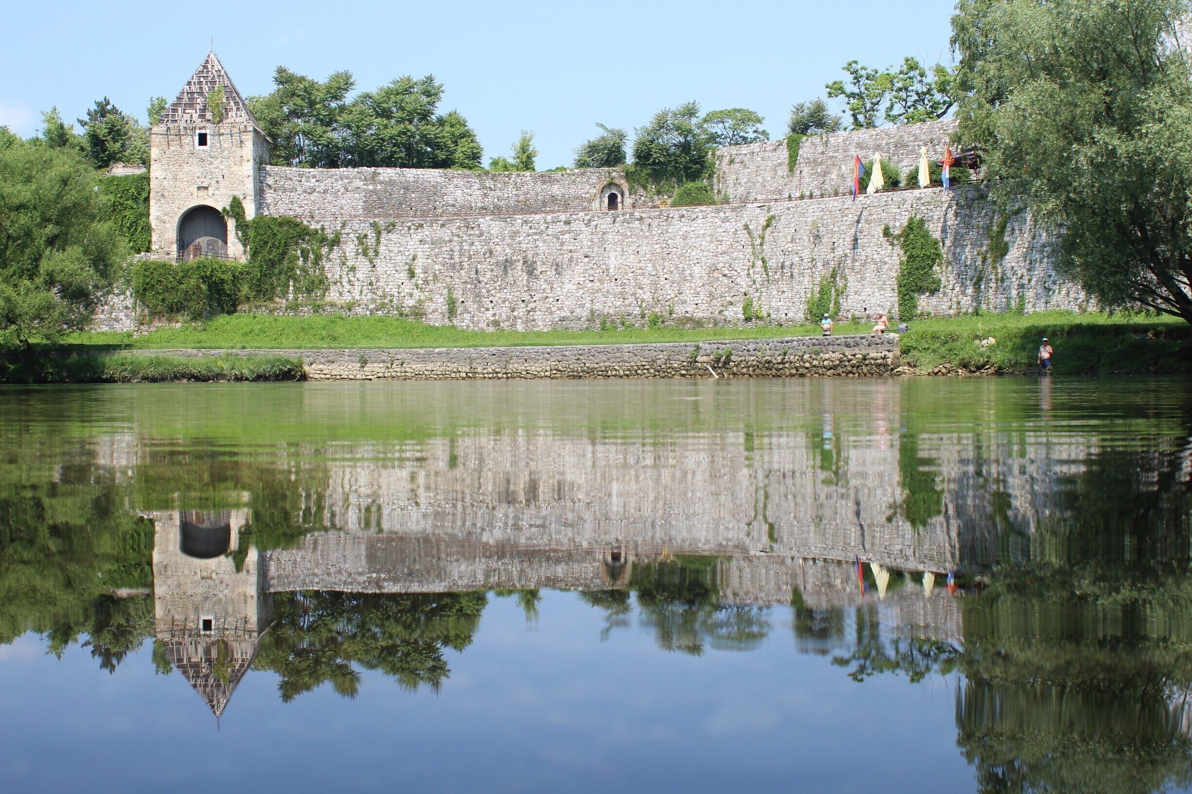 Banja Luka Kastel and its reflection in the Vrbas River. The castle is one of the symbols of the Banja Luka, but still waiting for full reconstruction

#Reflections

 #TroveOnTuesday
