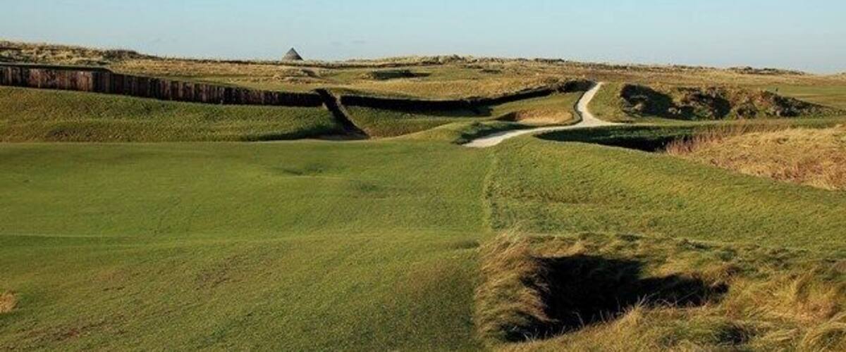 On Prestwick Golf Course. The pointed roof in the distance belongs to the building shown in 1096519.