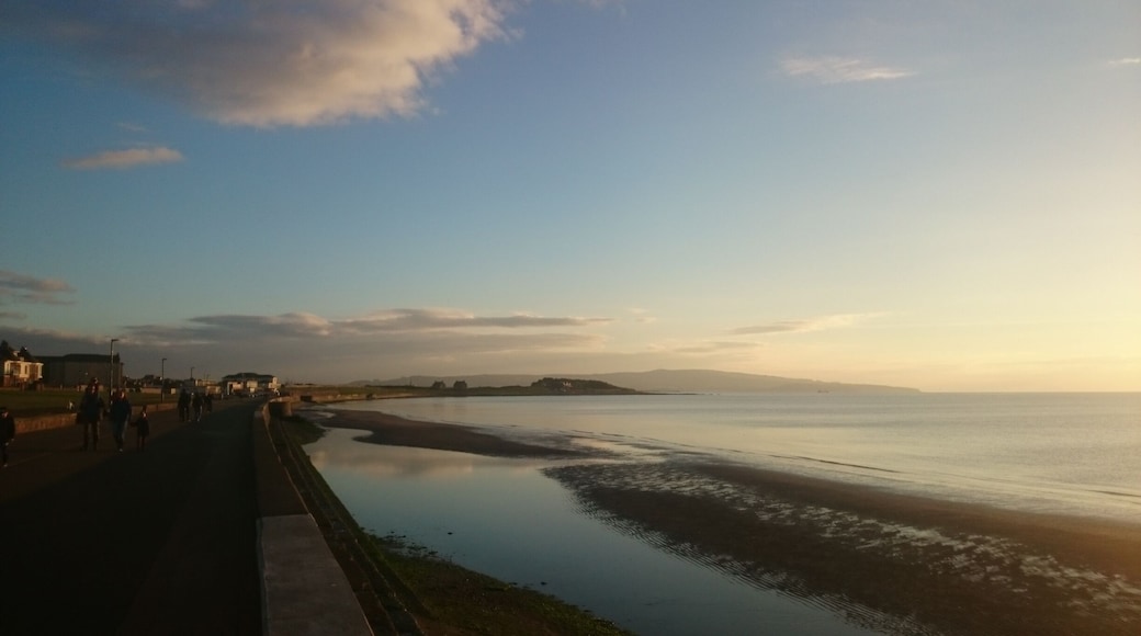 Gonna be a great sunset at Prestwick in South Ayrshire..