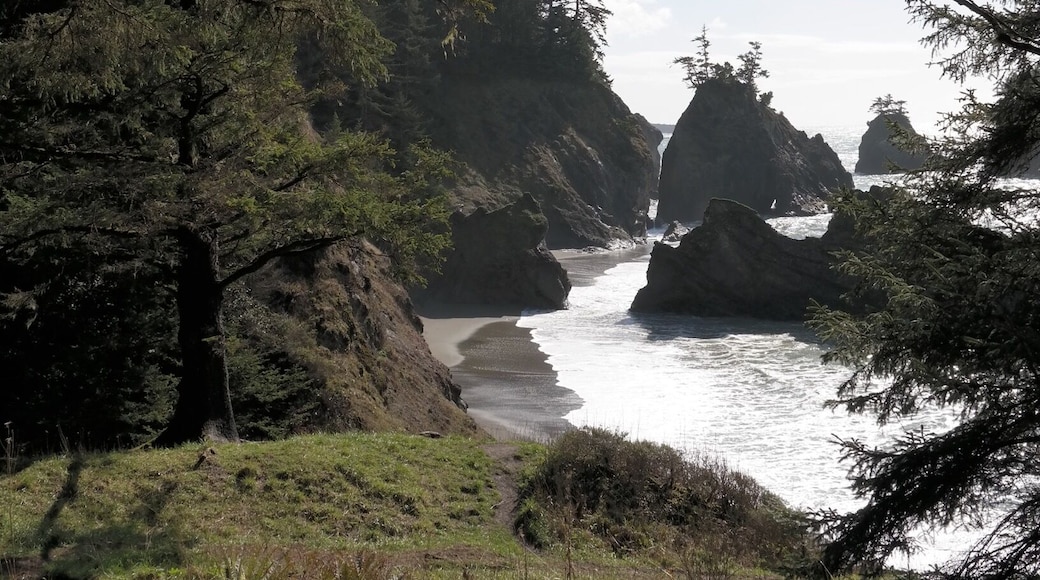 Hiked straight downhill for 20 minutes and an hour back uphill for this seriously out of shape person....so very worth this delicious view that is truly secret....missed the turn twice