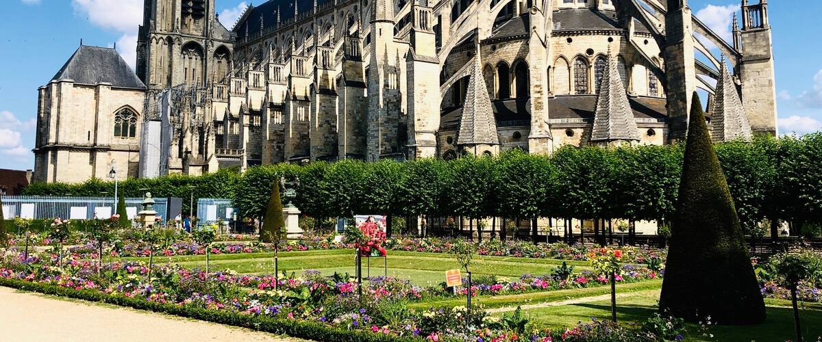 UNESCO-listed Cathédrale Saint-Etienne ranks among the most splendid of French cathedrals built in the 12th-13th centuries. The ornate west front, flanked by massive towers, has five doorways with rich sculptural decoration and an exquisite 14th-century rose window. The cathedral is entered through the Romanesque south doorway, over which is a figure of Christ in Majesty, surrounded by the symbols of the four Evangelists. The interior stuns visitors with its gorgeous sanctuary illuminated by 13th-century stained-glass windows. In a chapel near the choir are interesting 15th-century kneeling figures of the Duc Jean de Berry and his wife. Tourists can also climb to the top of the north tower to take in spectacular views.