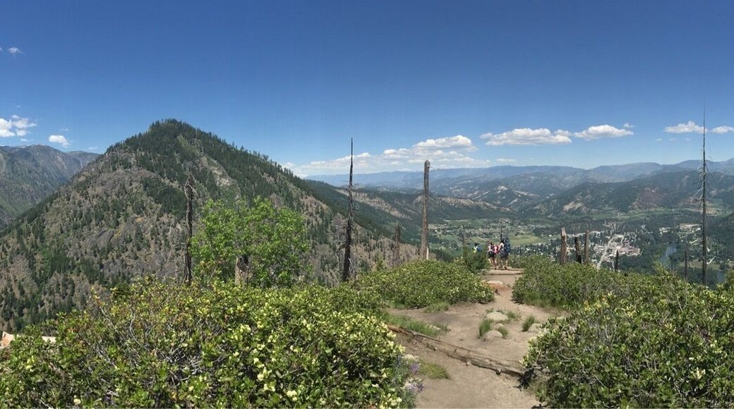 Near 360 view atop Icicle Ridge. #LifeAtExpedia