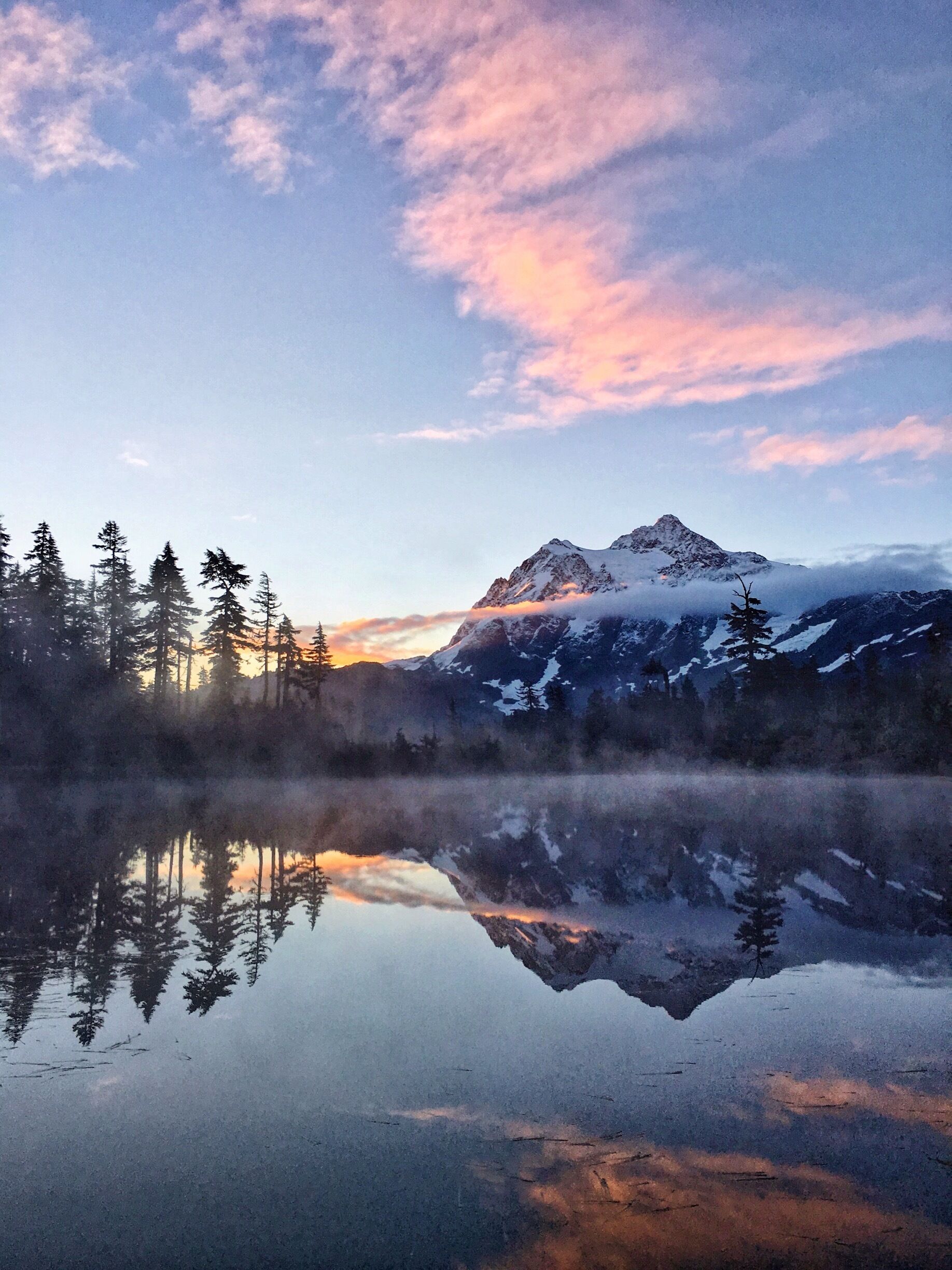 This view is easily accessible by car (that is if there's no snow) and it's absolutely stunning. Mount Baker area is a great place to spend a couple of days when visiting the beautiful state of Washington. #AquaTrove