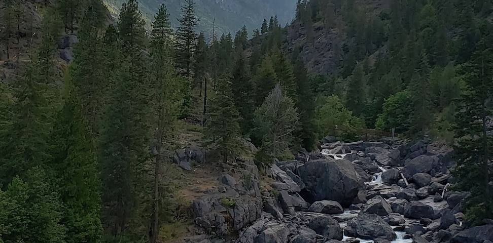 After hiking 20 intense miles through the Enchantments in one day, grabbing some sweets and enjoying this evening view is near impossible to beat!