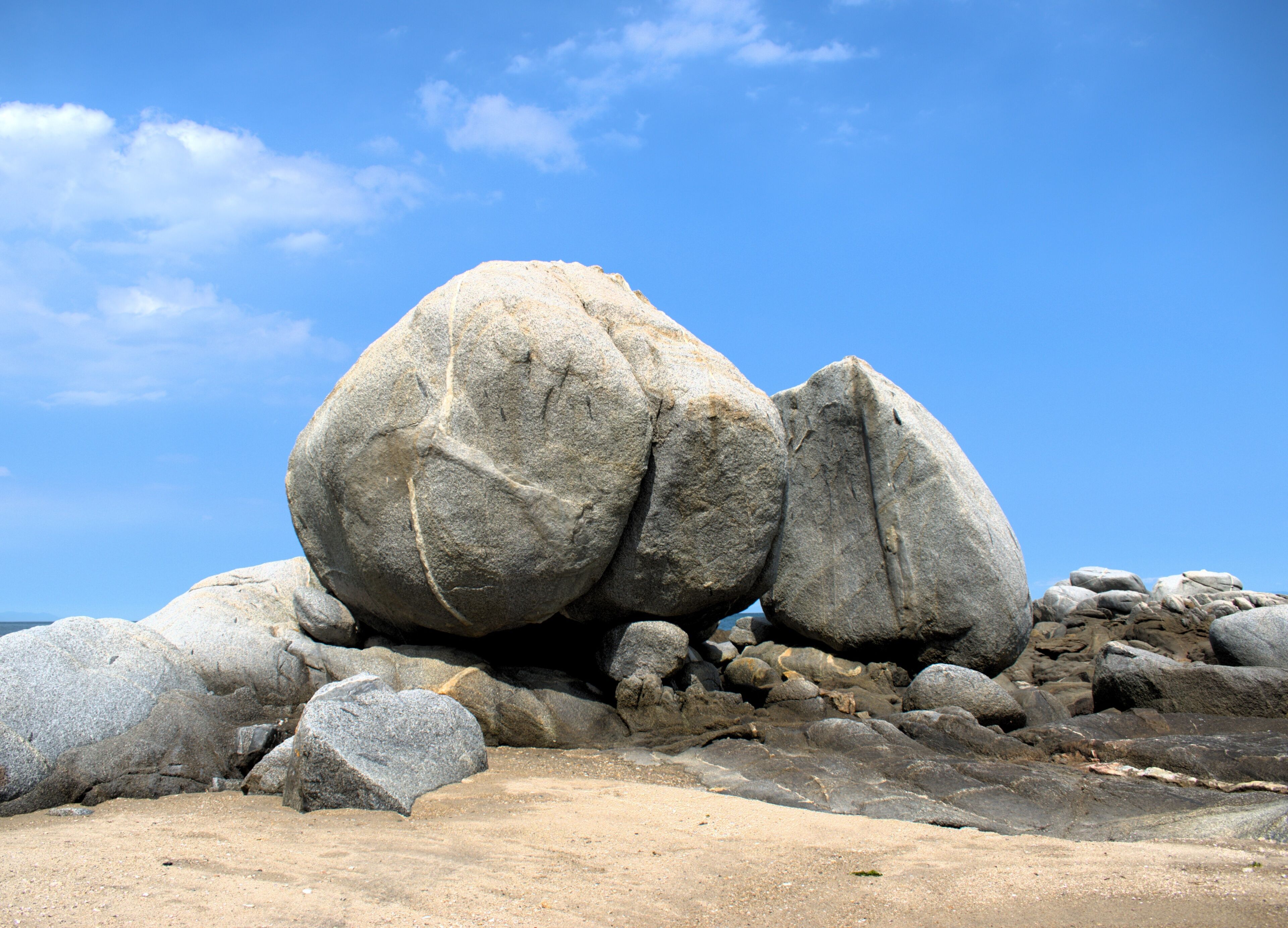 大分県国東市　おしり岩