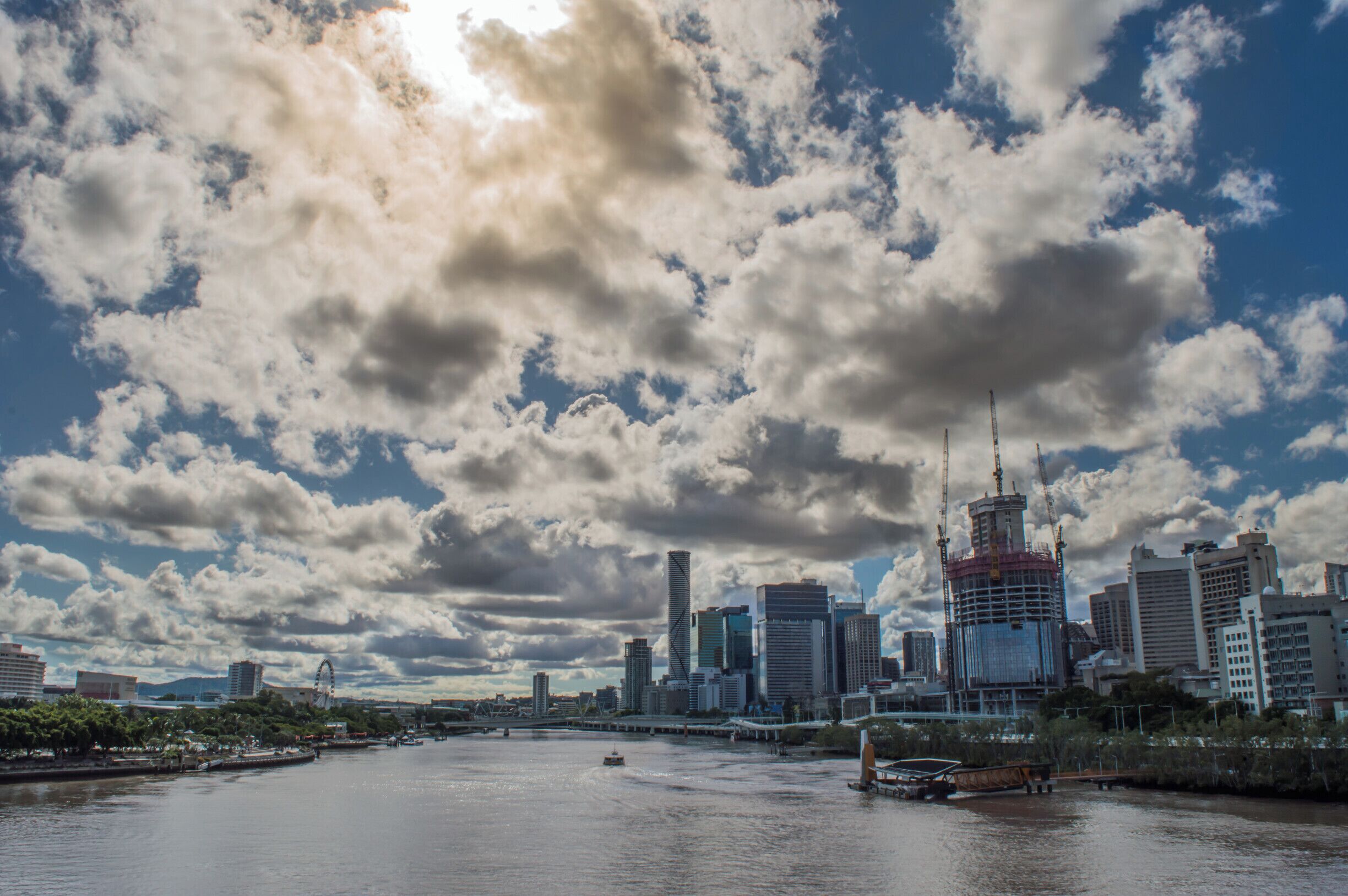 The view of Brisbane city from the Goodwiil bridge. I have to walk from South Bank Parklads to QUT, Gardens Point campus everyday via this route. But I never get tired of enjoying this spectacular view. 