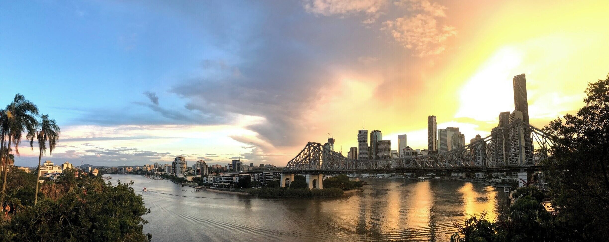 This is one of the best views of Brisbane, just between the Fortitude Valley and New Farm on a beautiful afternoon walk along the cliffs. #LifeAtExpedia