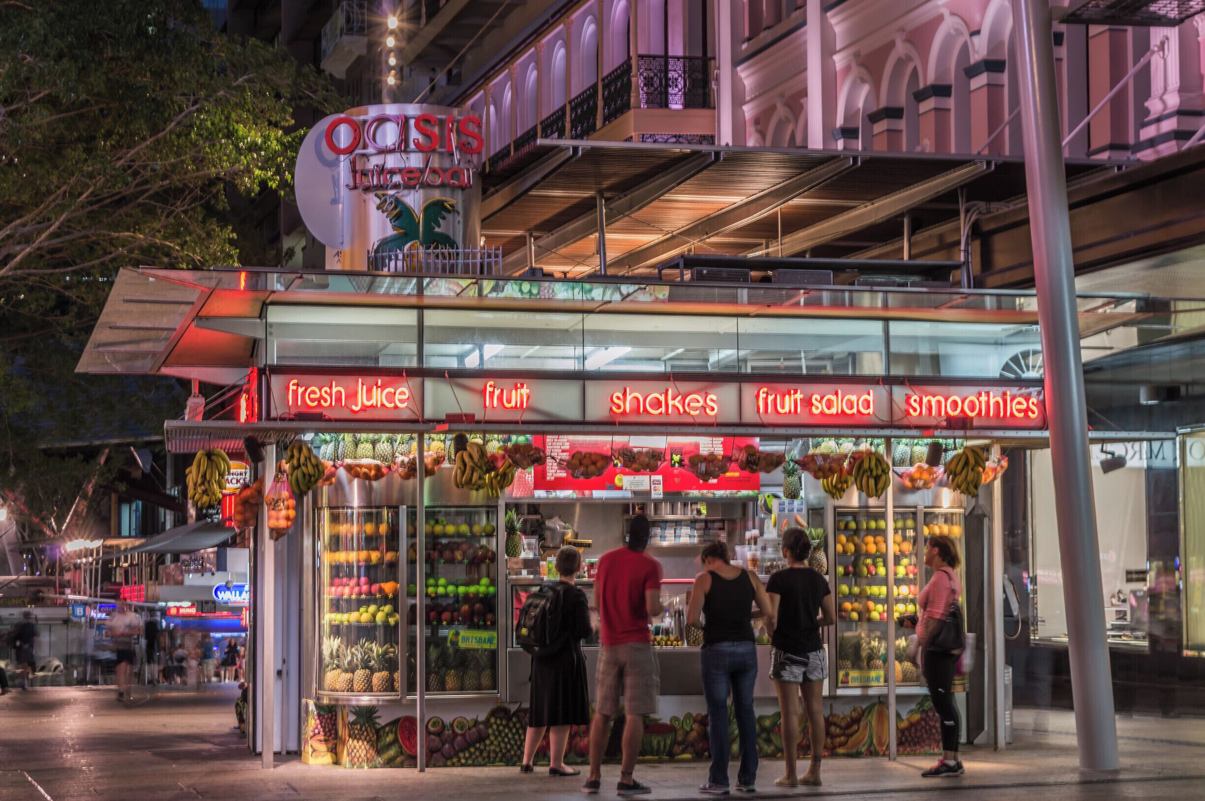 This long exposure shot is taken while walking along the Queen Street. This small shop sells fresh fruit juice which is really tasty and worth a try if you visit Brisbane. 
