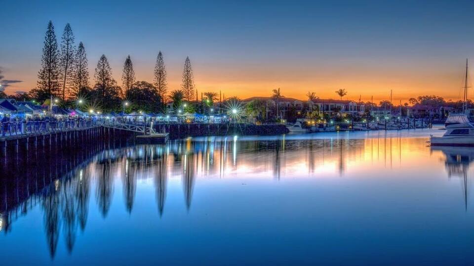 Raby Bay Marina is a great spot for a sunset. If the markets are on the vibe and atmosphere is great. There are lots of eating spots and a boardwalk around the marina. It’s a great place to just sit and watch.