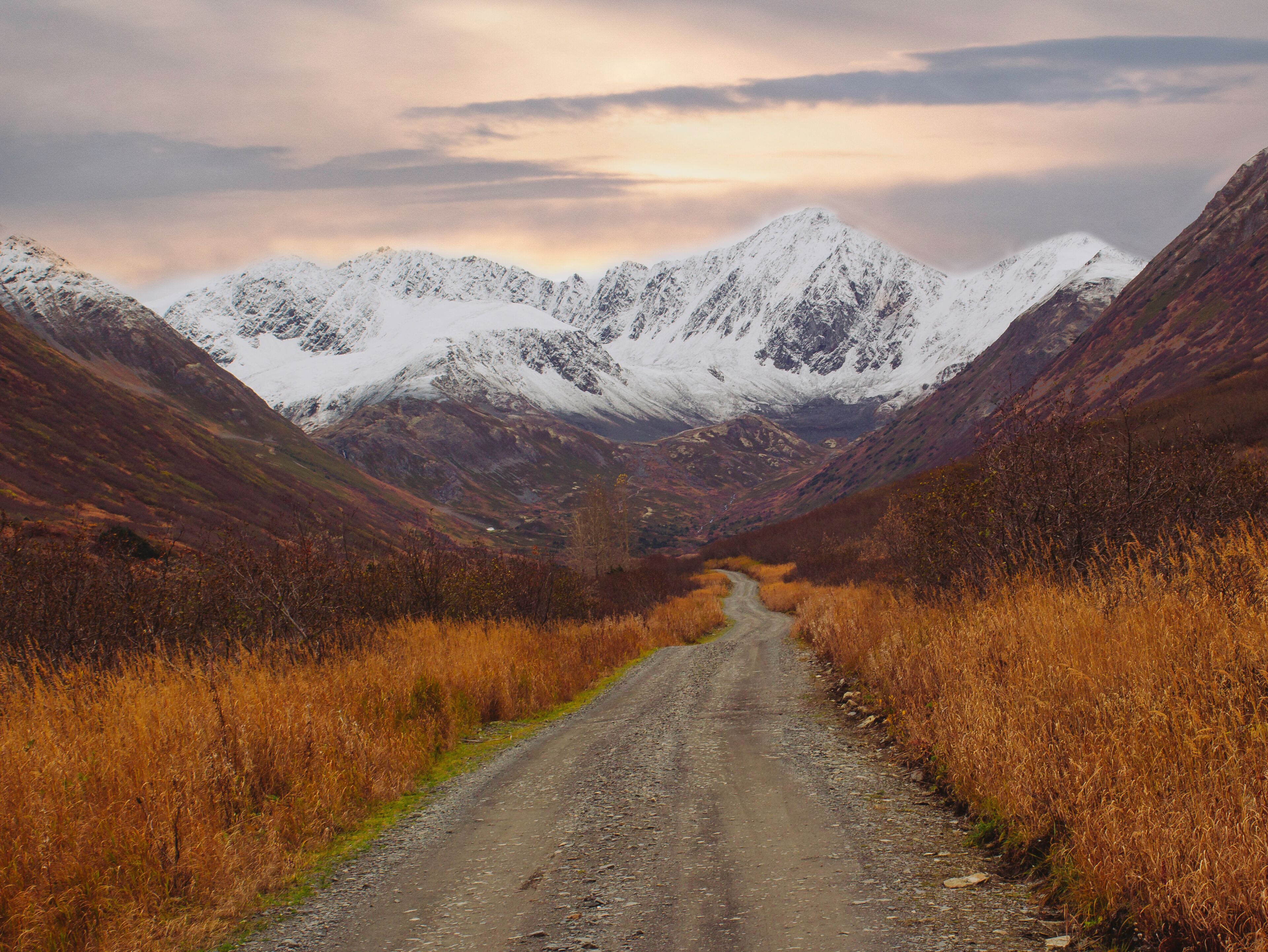 Gravel road leads to resurrection Pass trailhead in Hope, Alaska