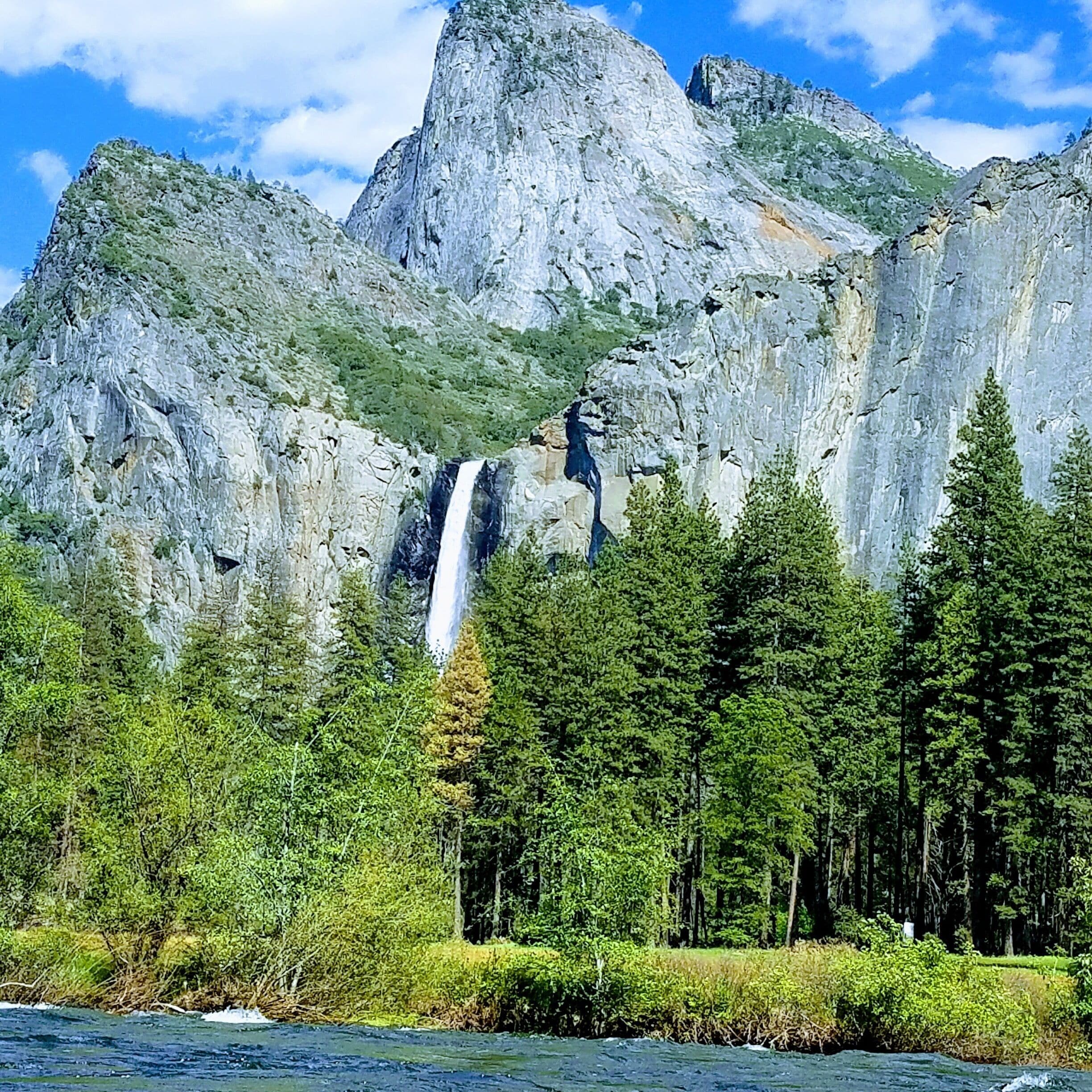 Water water n water everywhere with an amazing landscape... itâs an amazing place to hike and spend a couple of days...