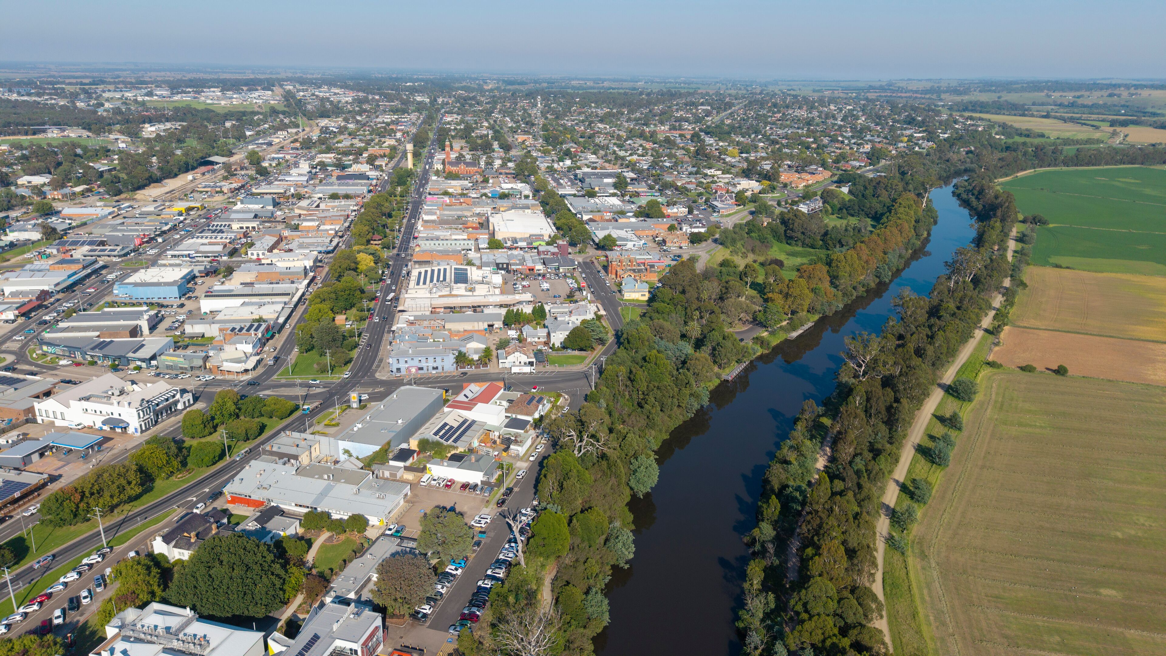 The Victoran Gippsland town of  Bairnsdale. and the Mitchell river.