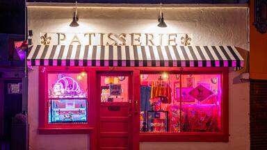 Bisbee, a historical mining town in South-Eastern Arizona, America, USA. A small town founded in 1880 with amazing old buildings, architecture and a fun travel destination.
