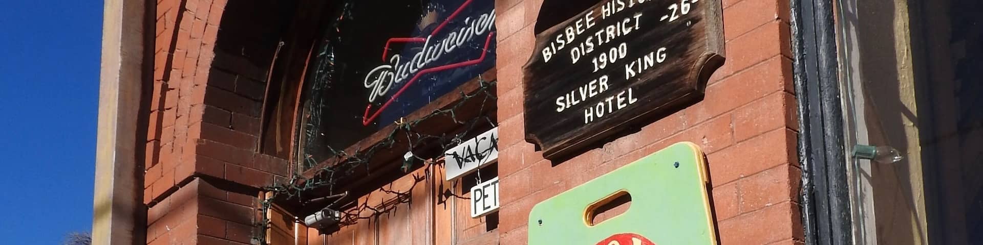 Only 3 stools and a 4th squeezed in at the end of the bar. A tiny table for 2 in the corner completes the room. Room 4 Bar features local music, an awesome selection of spirits and the cool vibe of a local hangout.
#bar #Bisbee #OnTheRoad