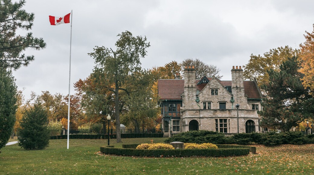 Willistead Park Trail Trailhead featuring a park, heritage elements and a house