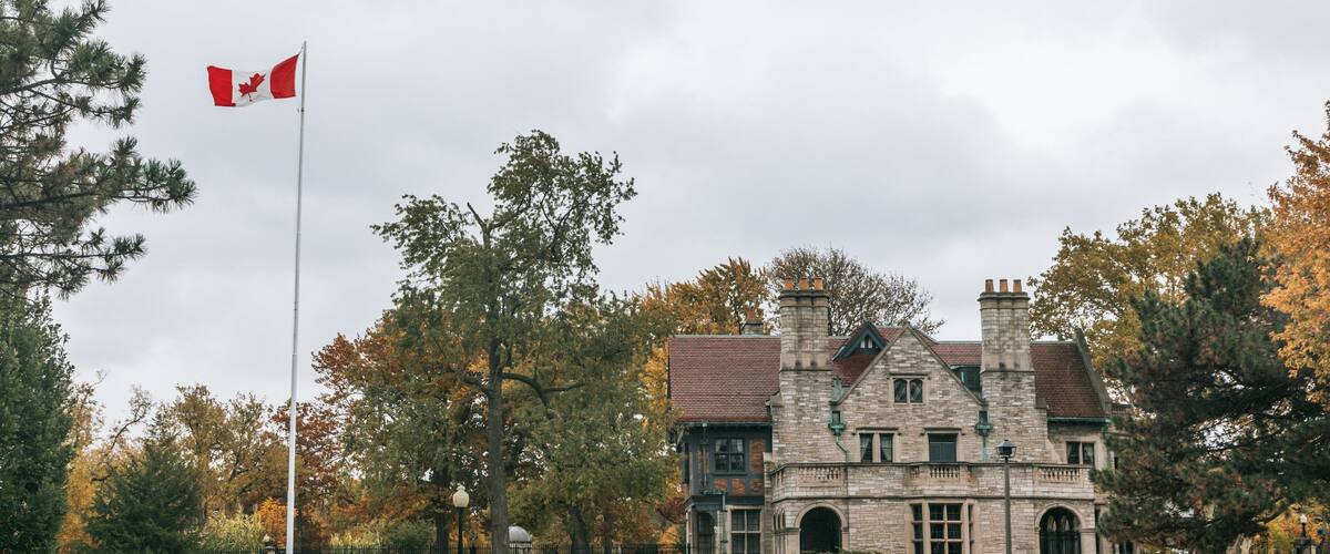 Willistead Park Trail Trailhead featuring a park, heritage elements and a house