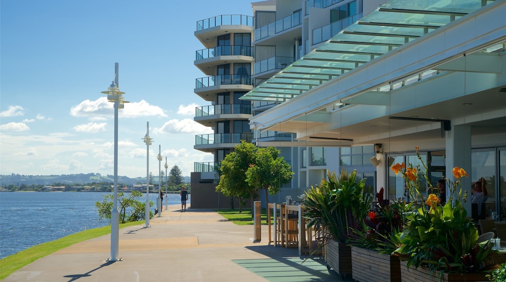Ballina showing a bay or harbour