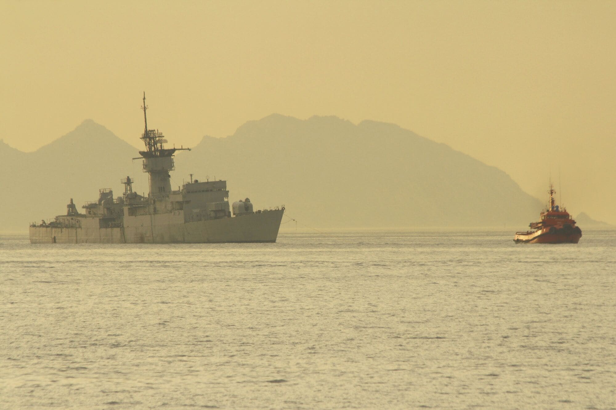 Último viaje de la fragata F-71 Baleares Último viaje de la fragata F-71 Baleares de la Armada Española, completado en la Ría de Vigo, camino del desguace en el astillero MetalShips & Docks situado en el barrio de Teis (Vigo). Last trip of the frigate F-71 Baleares Last trip of the frigate F-71 Baleares of the Spanish Navy, completed in the Vigo Estuary, to scrapping at MetalShips & Docks shipyard located in the district of Teis (Vigo).