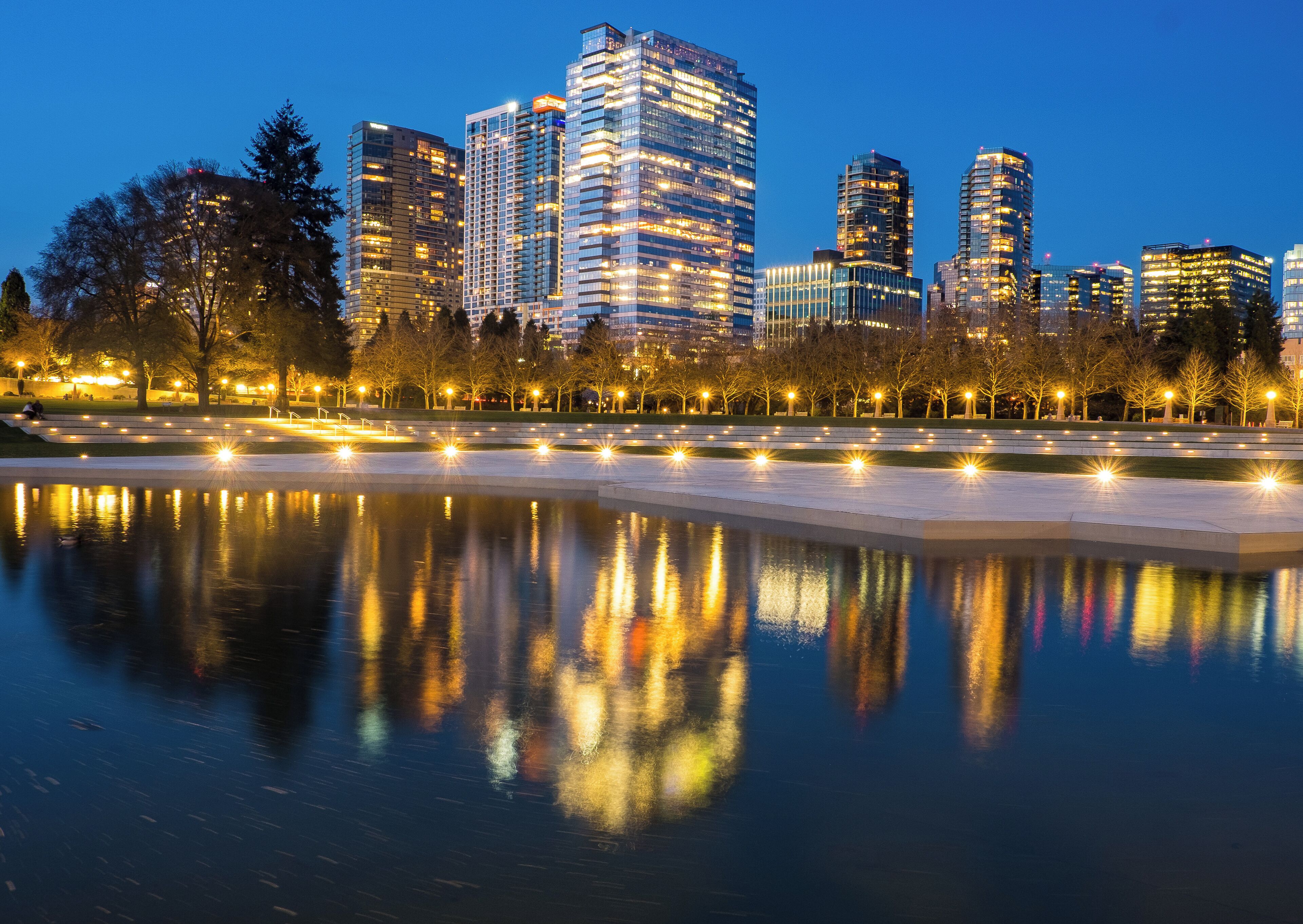 While strolling down the circular path, the cityscape reflections were stunning at Bellevue Square Park.

#LifeAtExpedia