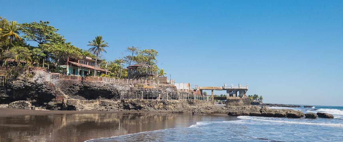 Playa en El Salvador