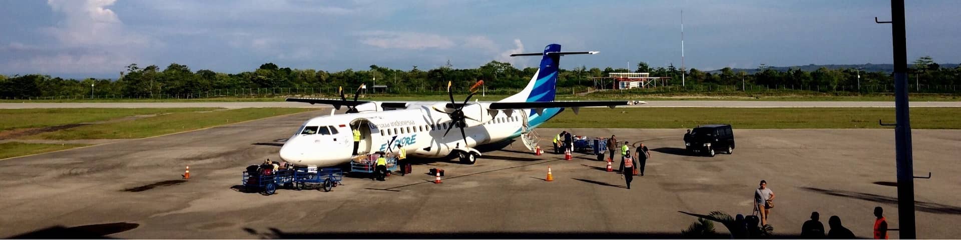 Only one flight comes to BauBau that morning. This is very small airport