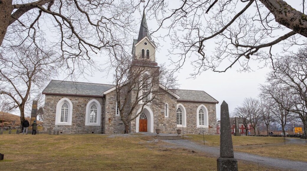 Had a short stop in Bronnoysund to stretch our feet, it's a very small town but some pretty spots.
