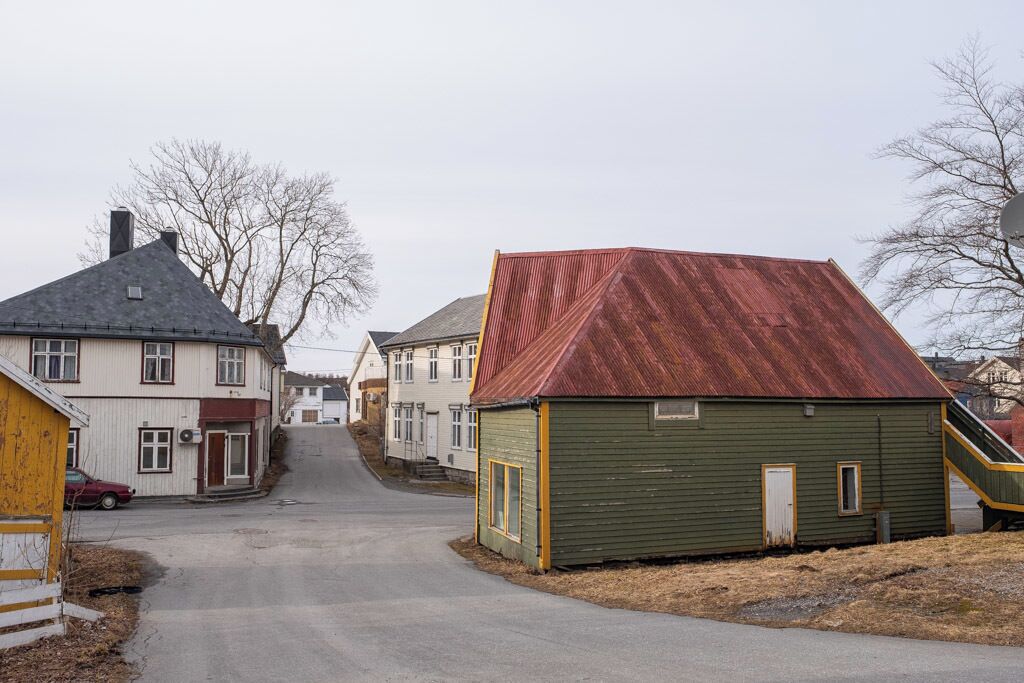 Had a short stop in Bronnoysund to stretch our feet, it's a very small town but some pretty spots.