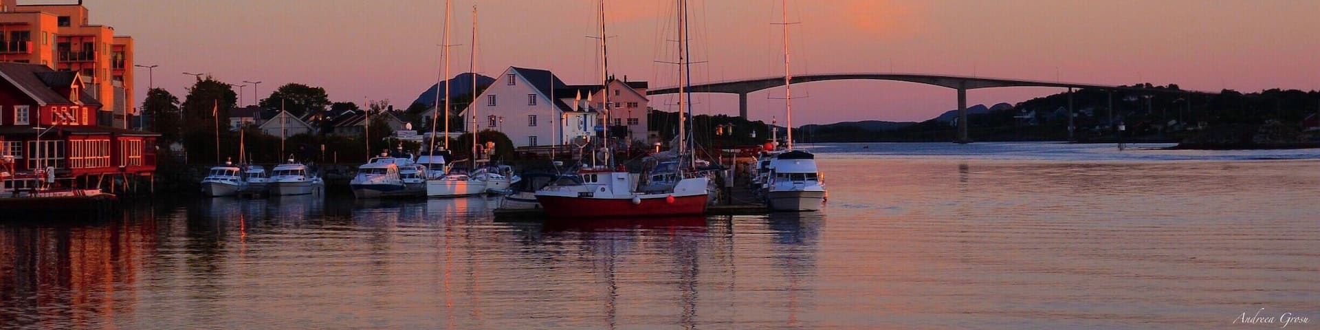 Bronnoysund, Norway, the land of midnight suns.
#goldenhour