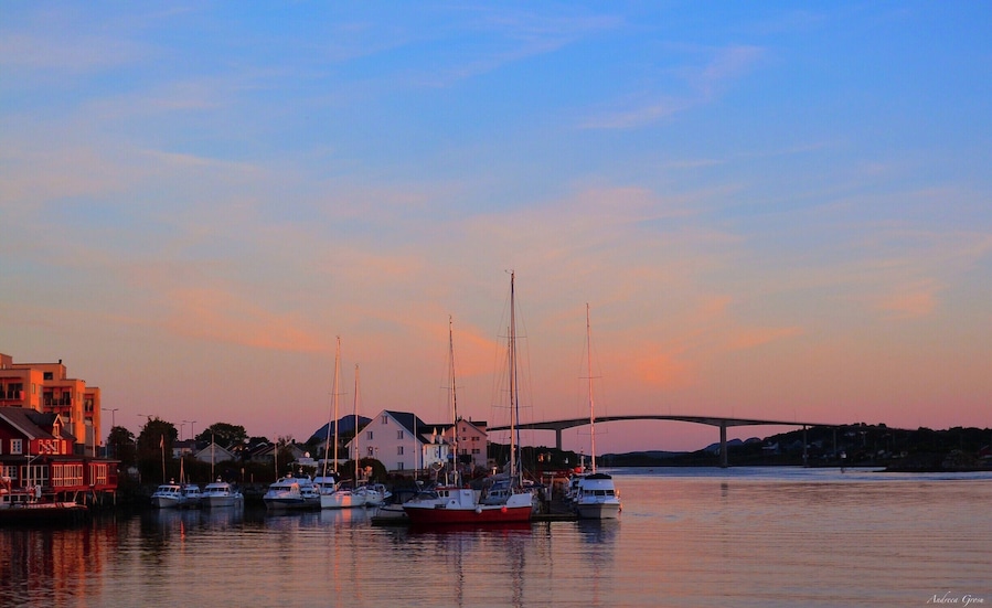 Bronnoysund, Norway, the land of midnight suns.
#goldenhour