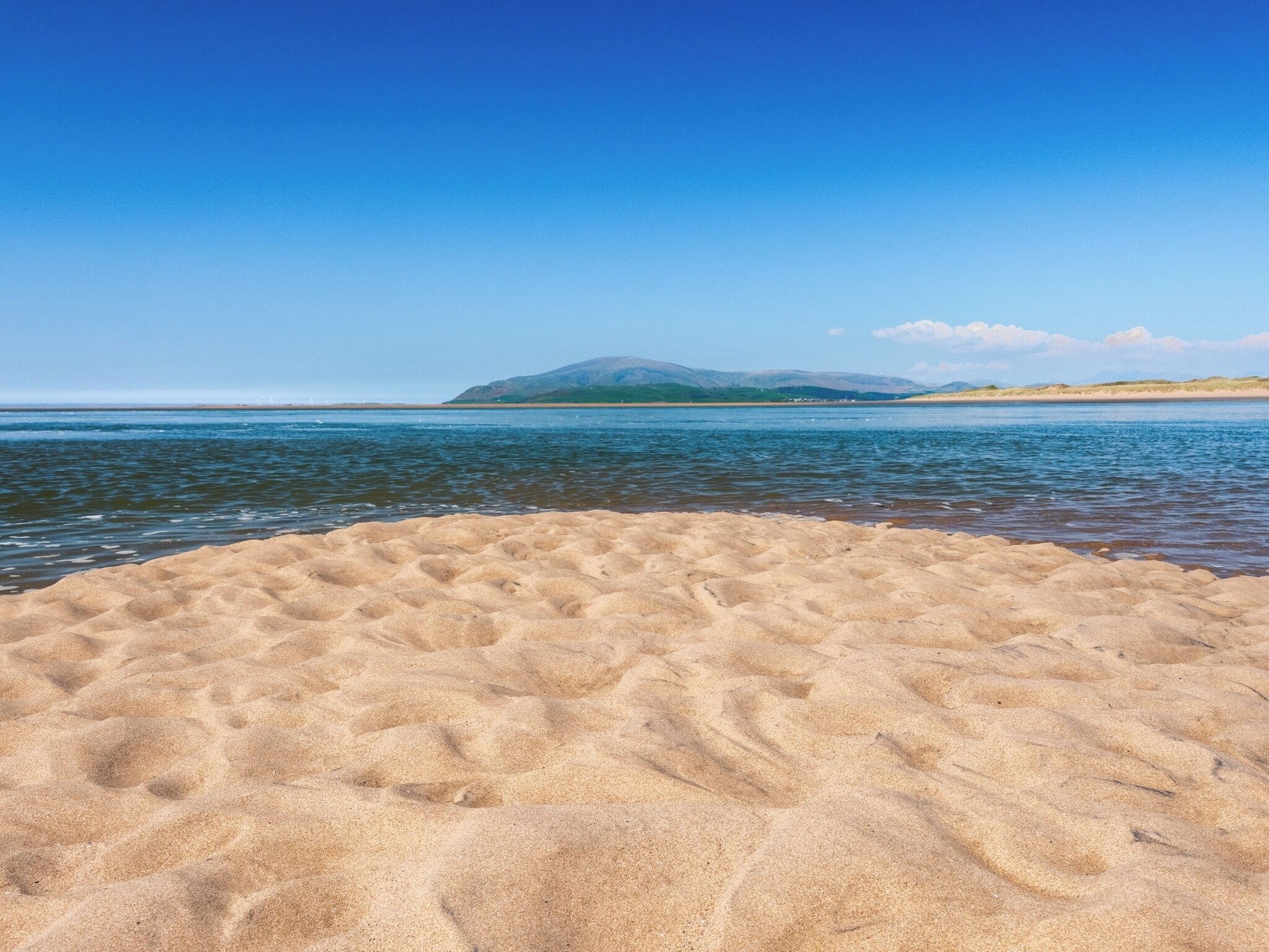 High tide, golden sand ,hardly a breeze and only saw 1 person in 3 hours. #beachTips #Walneyisland
