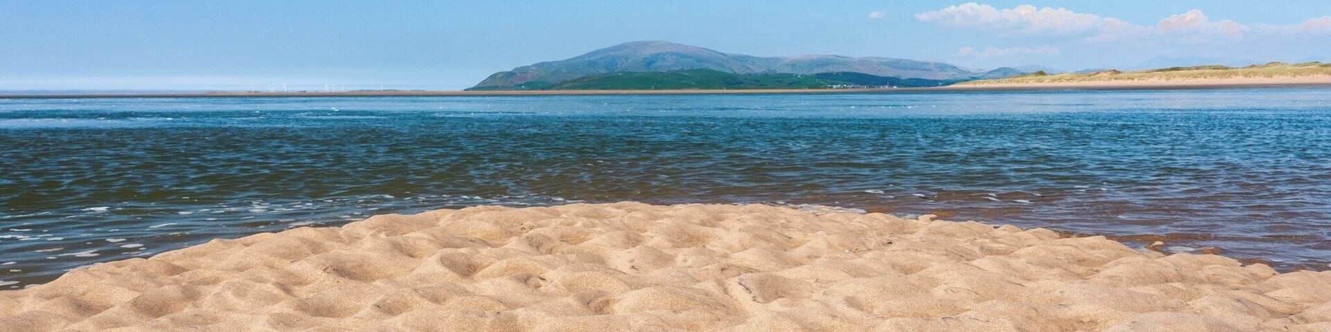 High tide, golden sand ,hardly a breeze and only saw 1 person in 3 hours. #beachTips #Walneyisland