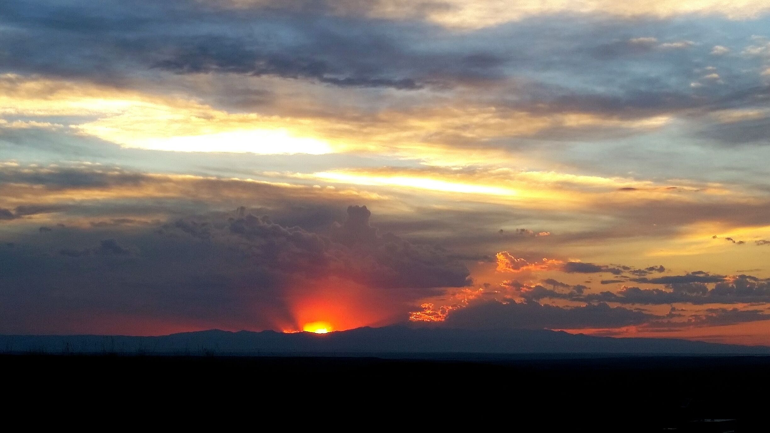 Wyoming sunset over the Bighorn Mohntains
