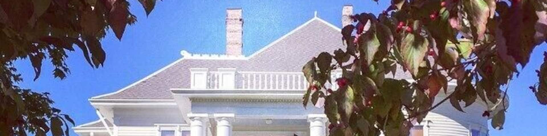 The Captain Henderson House Bed and Breakfast. Its located in Arkadelphia on the Arkansas Tech University Campus. It was beautiful place to stay.