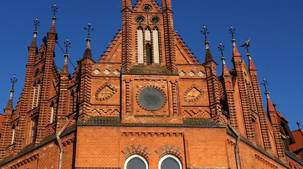 The Main Post Office was built at the end of the 19th century in the so-called Prussian style. #Architecture #Trovember