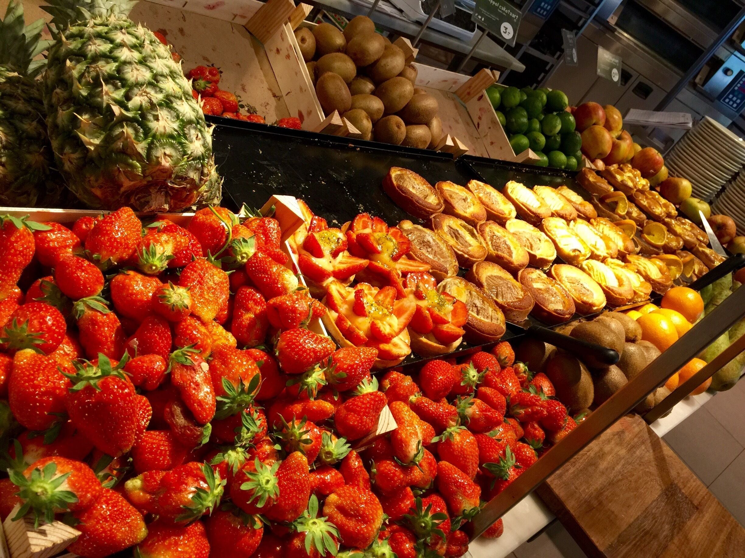 Appetizers.. Fresh and appetizing food after a long drive.. The most healthy food stop along the highway I've ever seen so far #market