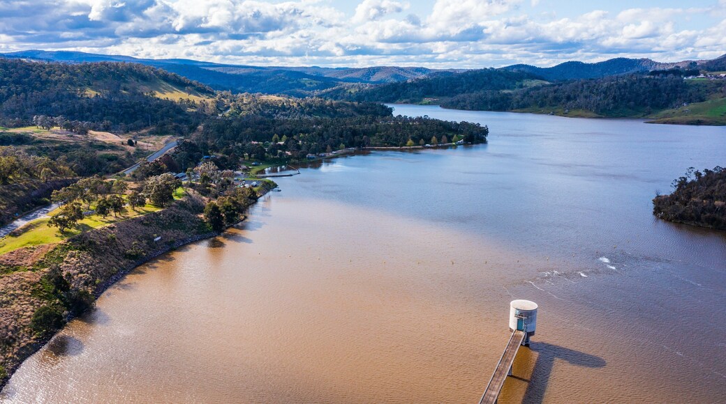 Lake Lyell showing landscape views and a lake or waterhole
