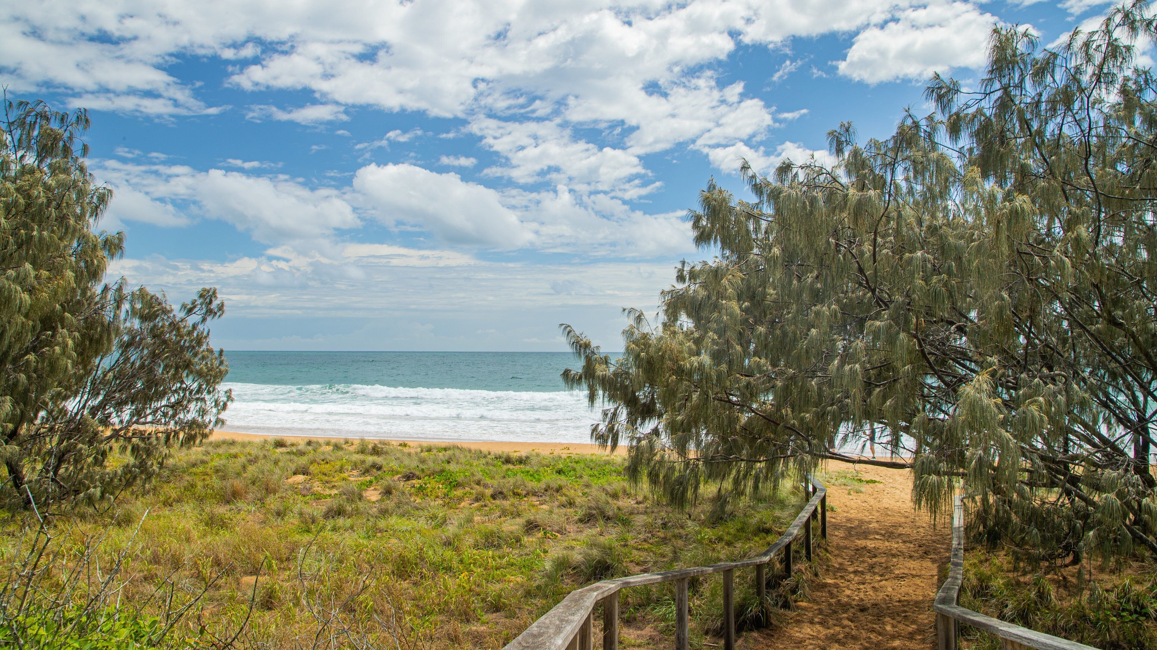 Red Rock Walking Trail showing general coastal views
