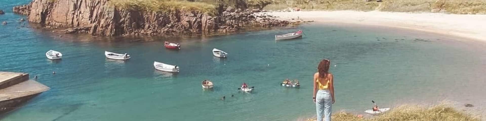 Best stop during a summer road trip in Donegal.
To reach this beach, drive past the airport, turn left at the sign for "Trà" and then left again from the northern edge of Carnboy Lough. The beach is just south of the small pier.
#donegal #ireland #roadtrip #beach