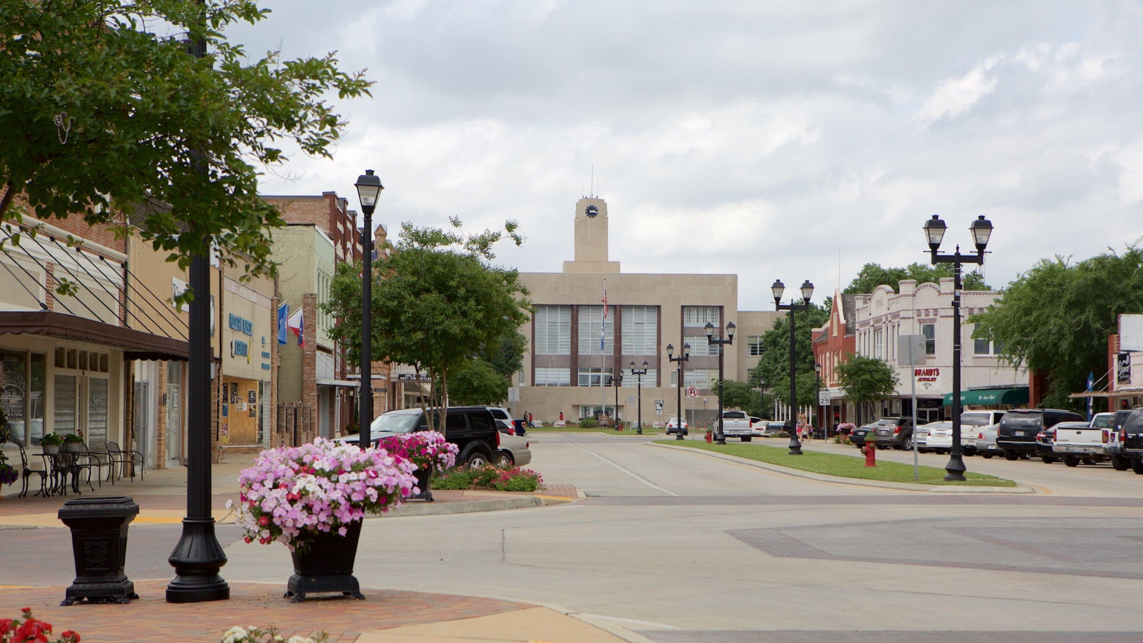 Crowley que incluye escenas urbanas