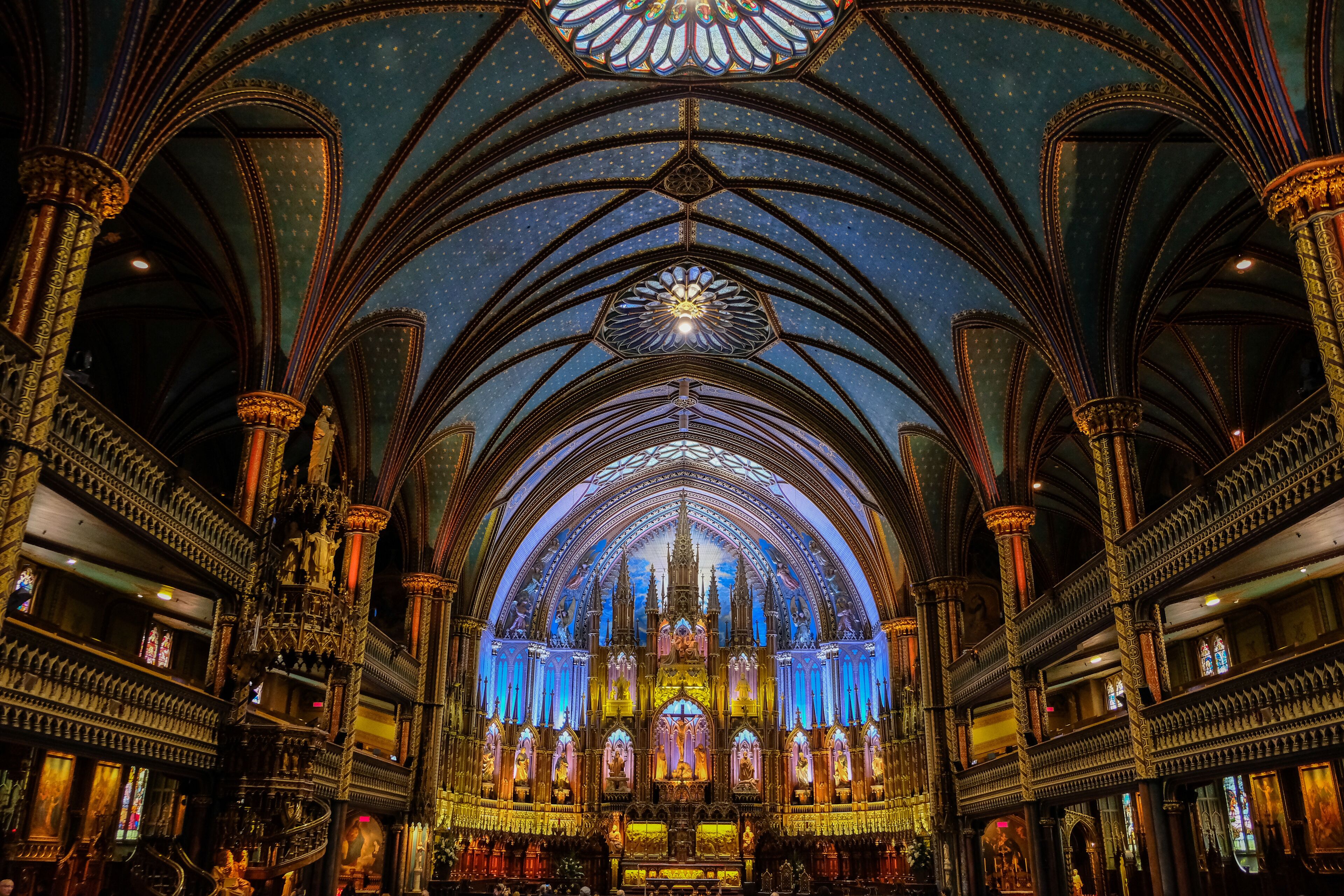 幻想的な大聖堂