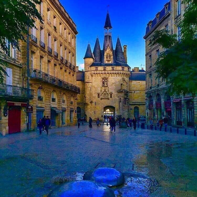 #bordeaux #blackfriday #arnakfriday #happyweekend #love #family #instagram #instagram #instagood #travel #fashion #voyager #restaurant #dayfood #cinema #fruit #culture #photography #dinosxm #dinorusso #taniarusso #sohanarusso #iphonex