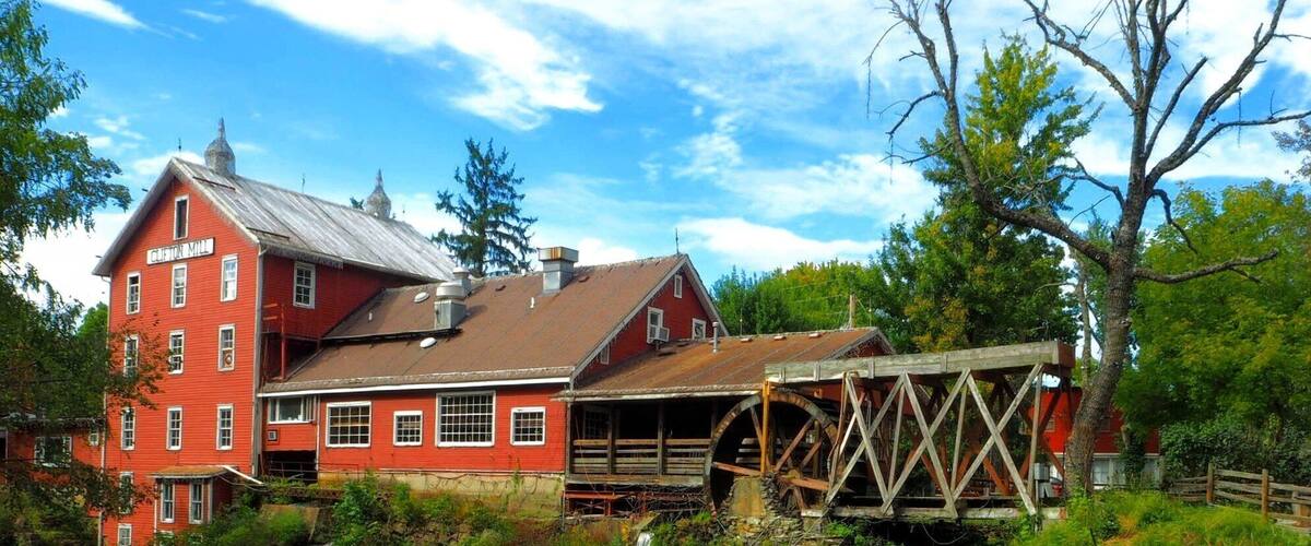 After hiking through the area's many parks and preserves (Johns Bryan, Glen Helen and Clifton Gorge), a quick stop to see some waterfall action is the Historic Clifton Mill.
Clifton Mill is one of the largest water powered grist mills still in existence. There's been a mill on this location since the early 1800's. Today, the mill also boasts a holiday light display with over 3.5 million lights illuminating the mill, the gorge, the riverbanks, trees and bridges.
#GreatOutdoors