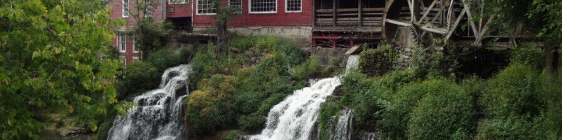 Clifton Mill is one of the largest water powered grist mills still in existence. What's a grist mill? Basically, it turns grains into flour. There's been a mill on this location since the early 1800's. Clifton Mill provided corn meal for federal troops in the War of 1812 from this part of Ohio. Today, the mill also boasts a restaurant and a holiday light display with over 3.5 million lights illuminating the mill, the gorge, the riverbanks, trees and bridges.
#localgem