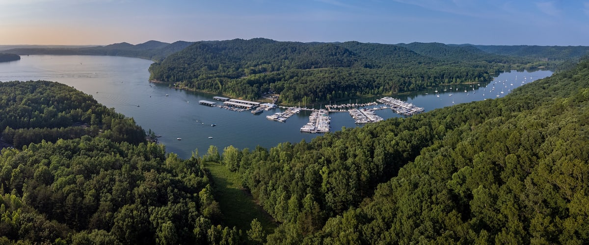 Drone view of Cave run lake marina and the hills of northeastern Kentucky. It is located on the Cumberland Ranger District of the Daniel Boone National Forest.