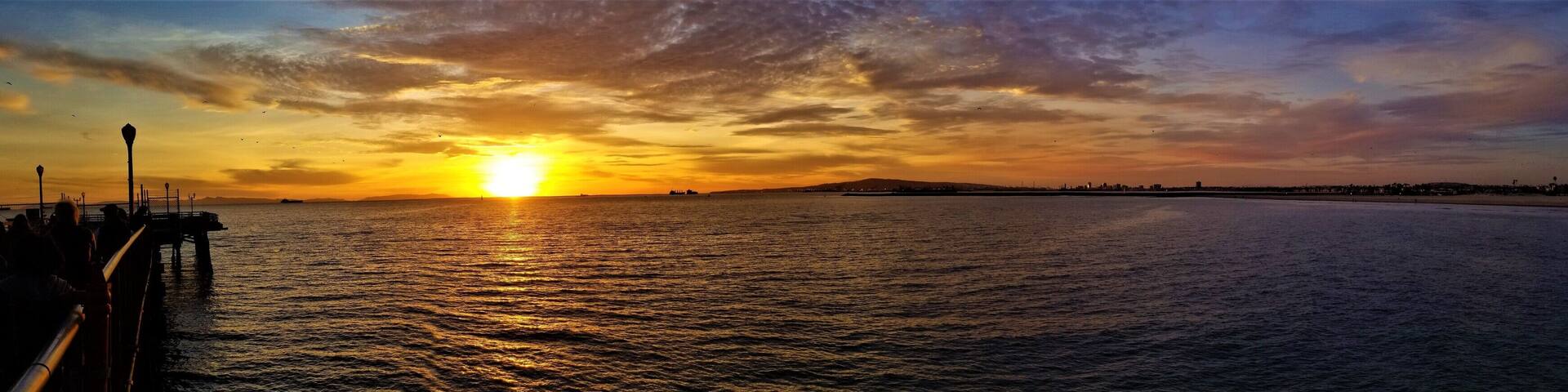 Such a great panoramic view of Seal Beach from the pier at sunset. Can you believe this was in December, just before Christmas? #Nature #LifeAtExpedia