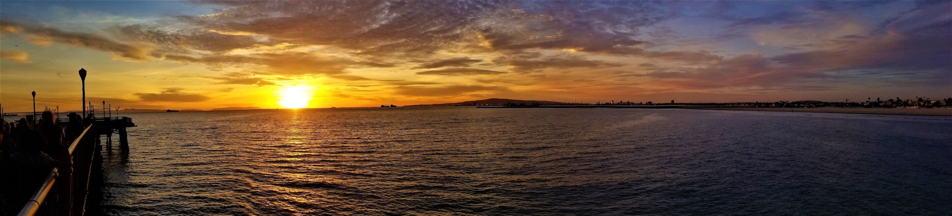 Such a great panoramic view of Seal Beach from the pier at sunset. Can you believe this was in December, just before Christmas? #Nature #LifeAtExpedia