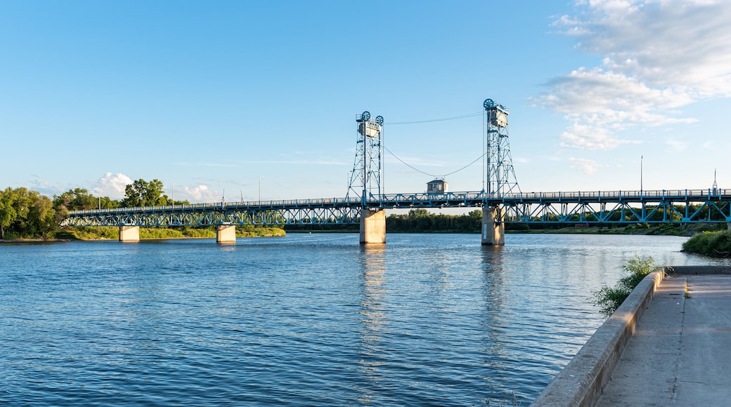 The bridge of Selkirk above the Red River (Selkirk, Manitoba, Canada)